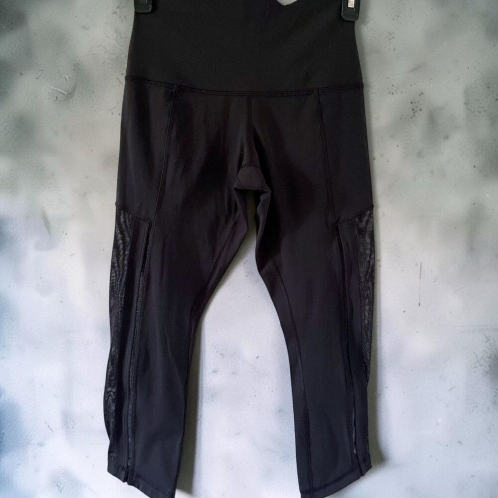 Women's Lululemon Hot to Street Crop Capri Mesh Leggings Black Size 4
